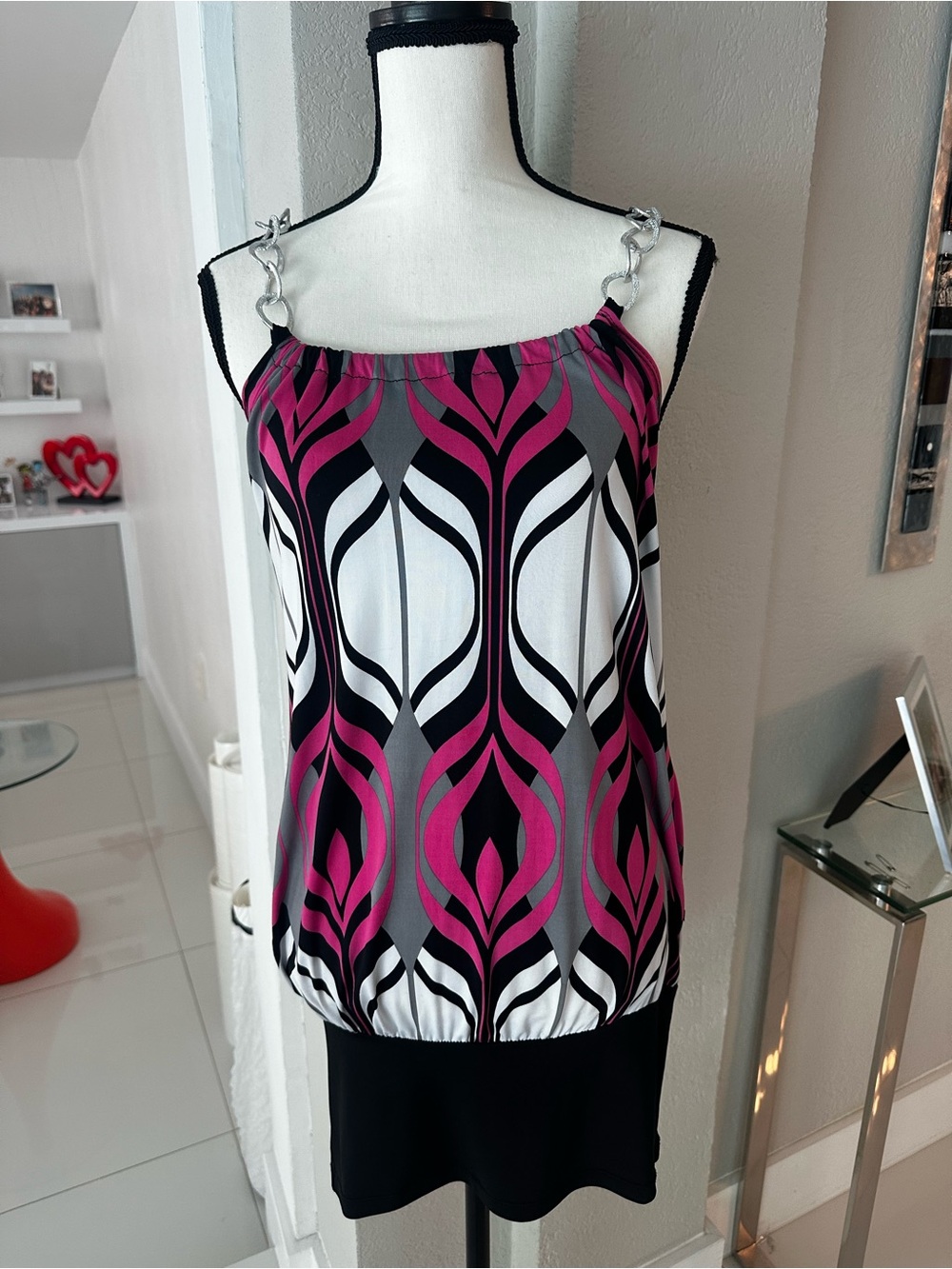 Body Central Pink, Black, White & Gray Chain-Strap Geometric Tank